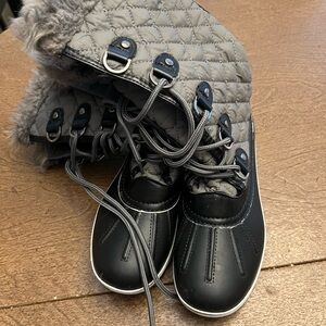 Women’s Black and Gray Winter Boots. Size 7